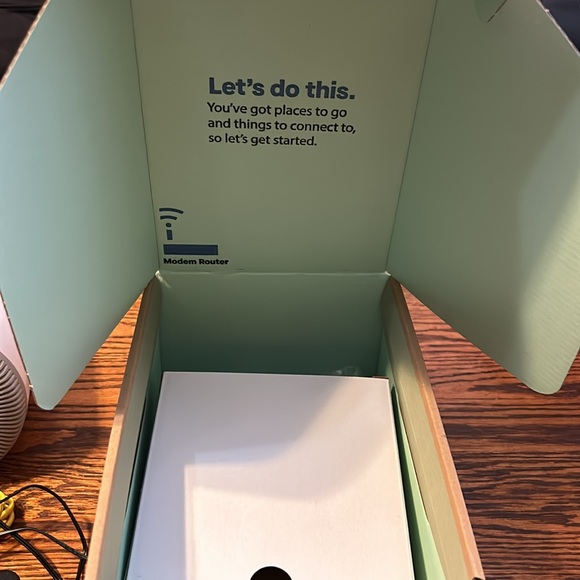 CenturyLink modem/router with cables and original packaging. Model no C4009BG - Picture 3 of 4